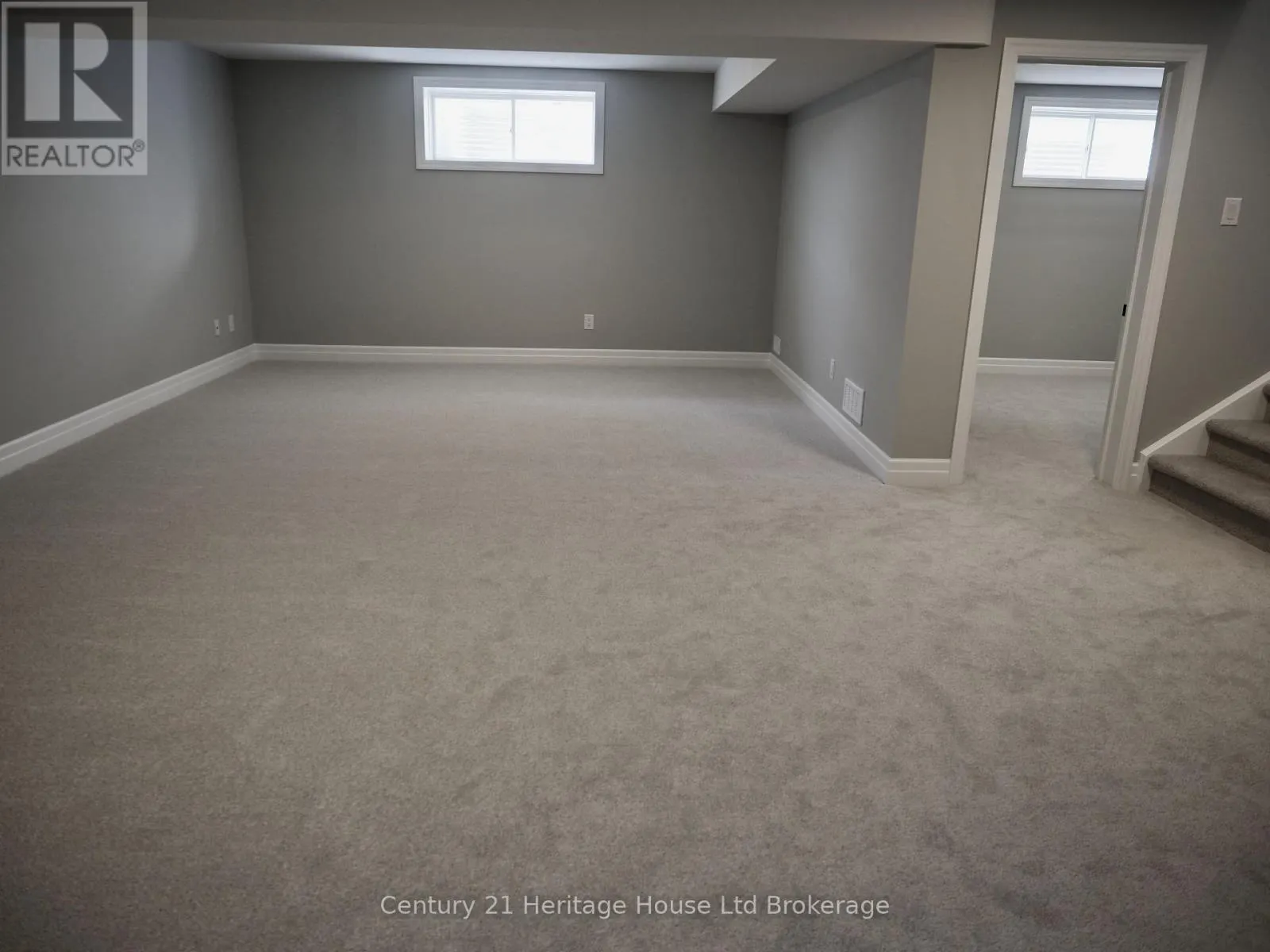 9 SYCAMORE DRIVE