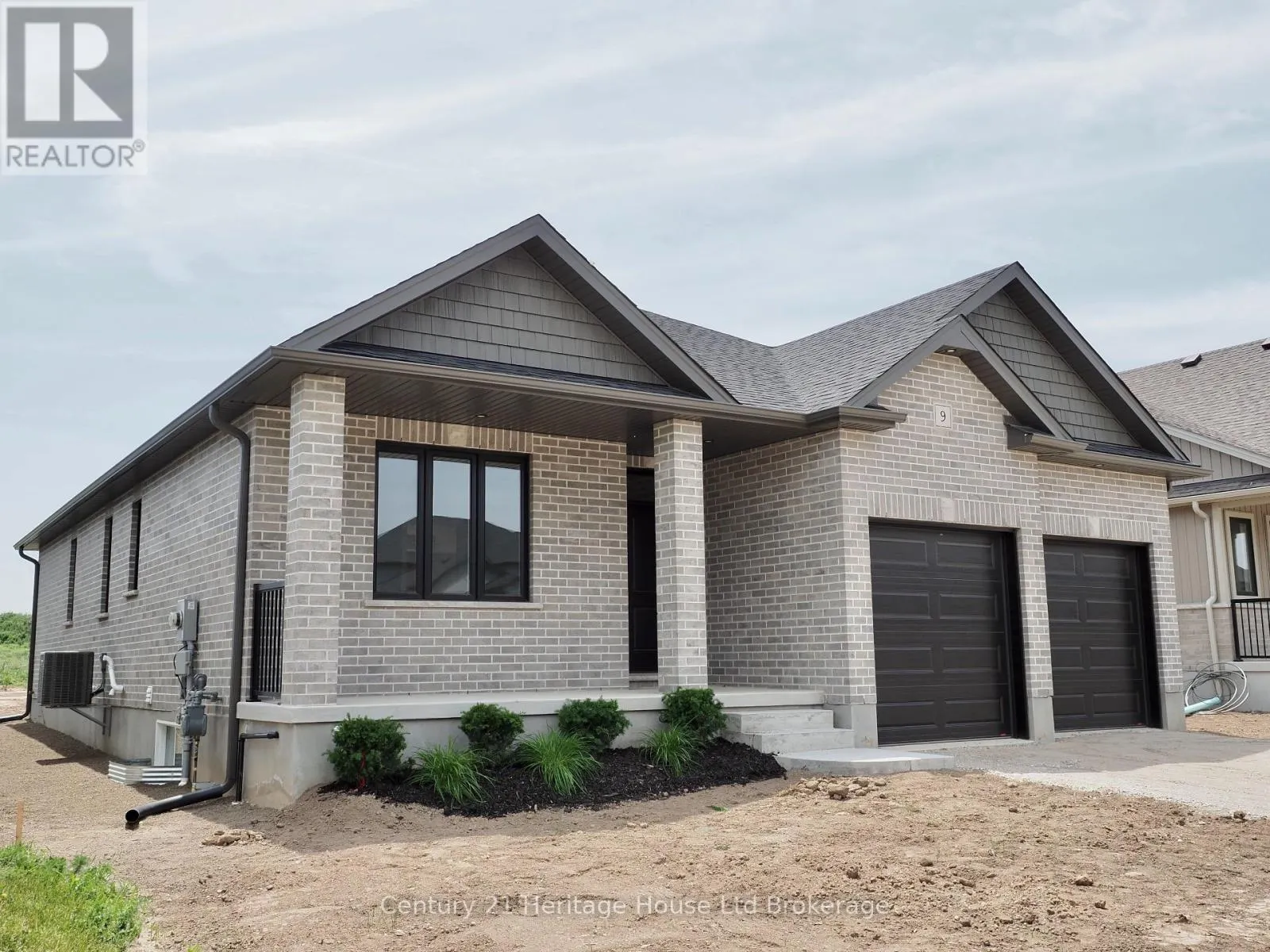 9 SYCAMORE DRIVE