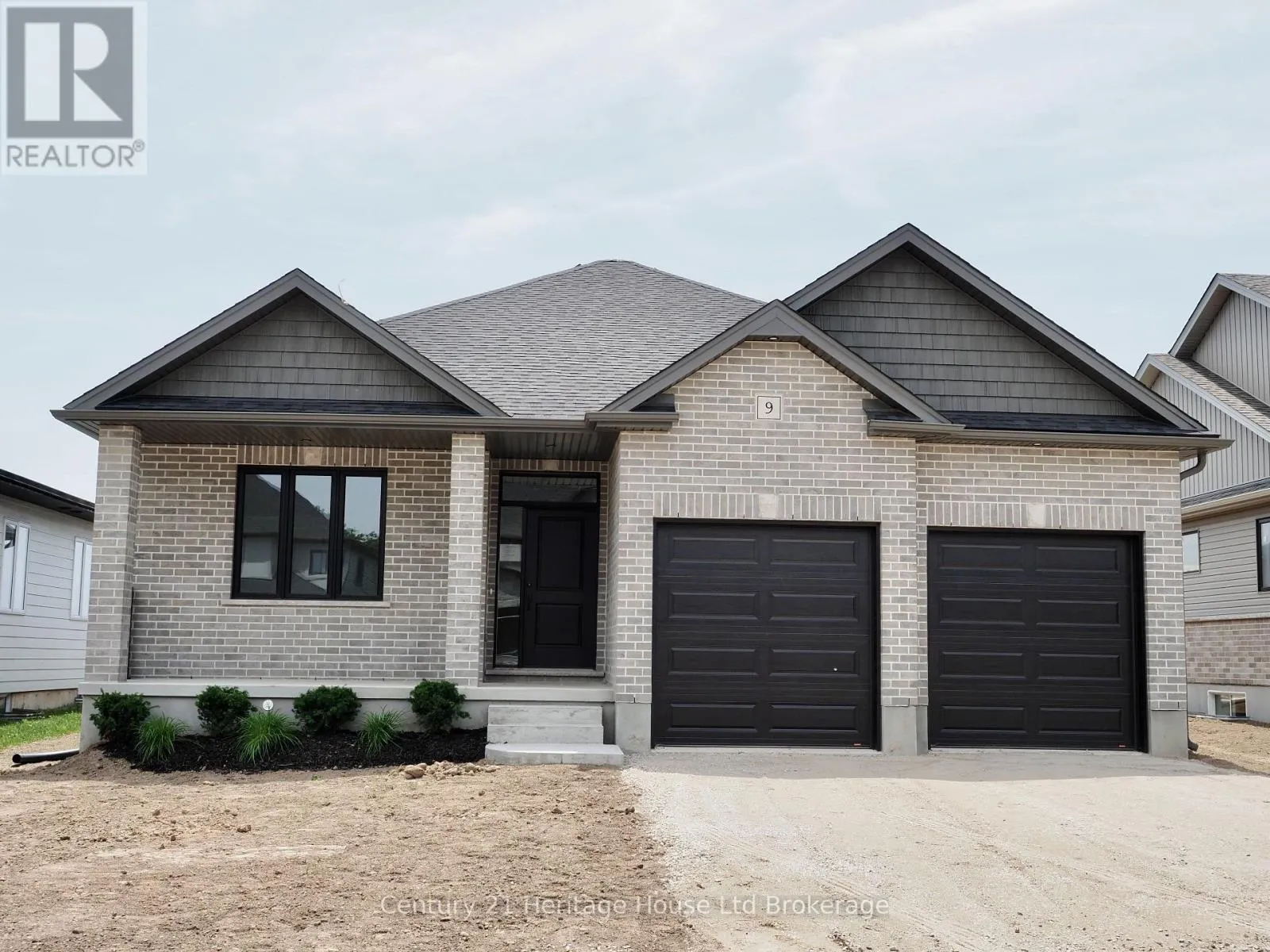 9 SYCAMORE DRIVE
