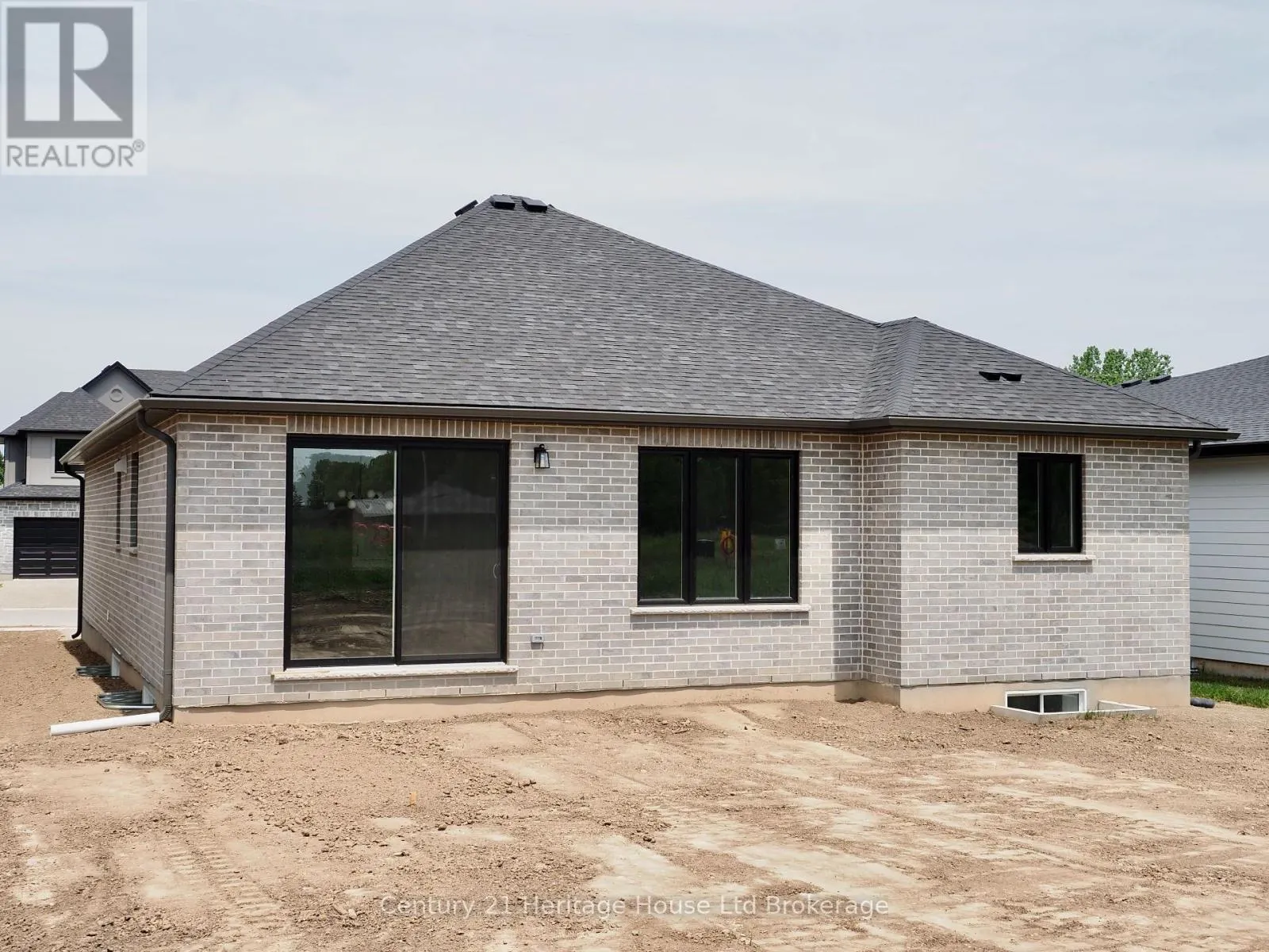 9 SYCAMORE DRIVE