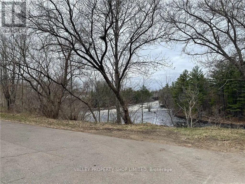 3532 PETAWAWA BOULEVARD