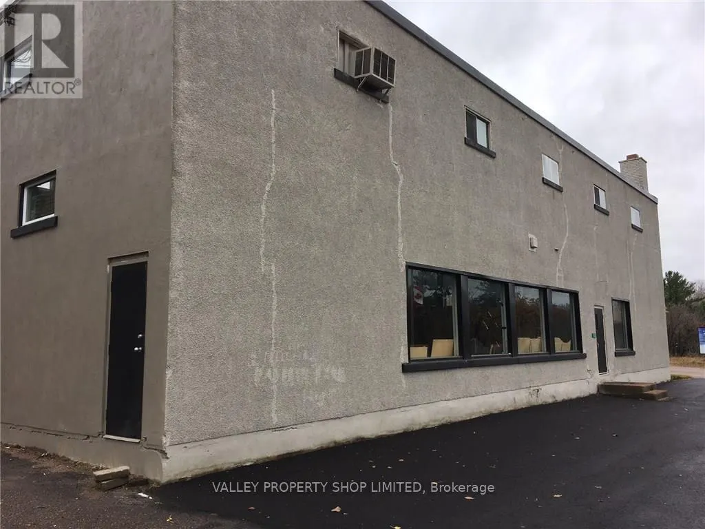 3532 PETAWAWA BOULEVARD