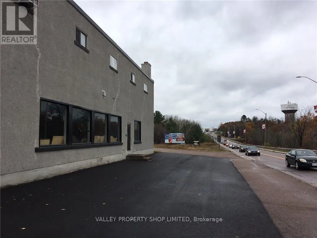 3532 PETAWAWA BOULEVARD