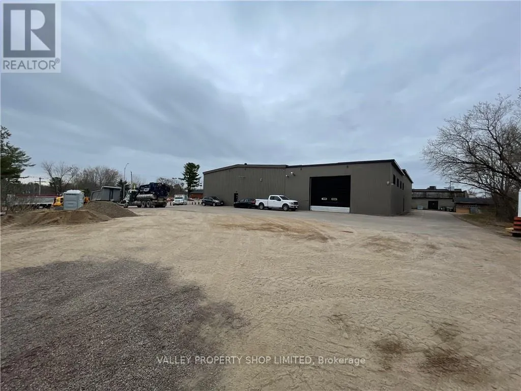 3532 PETAWAWA BOULEVARD