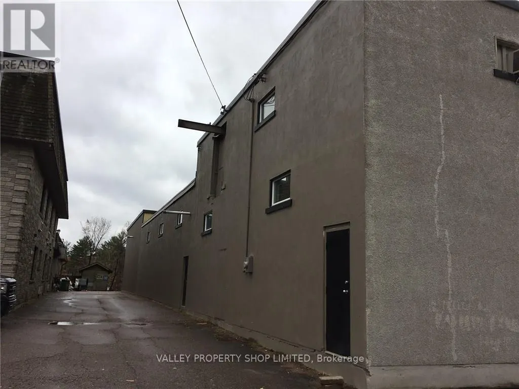 3532 PETAWAWA BOULEVARD