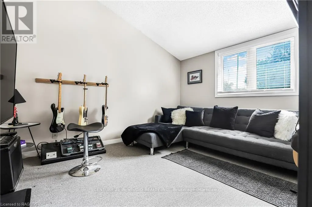 407047 GREY ROAD 4