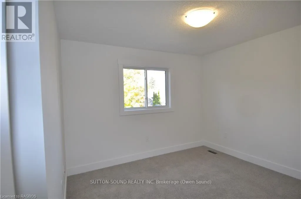 642 8TH STREET W