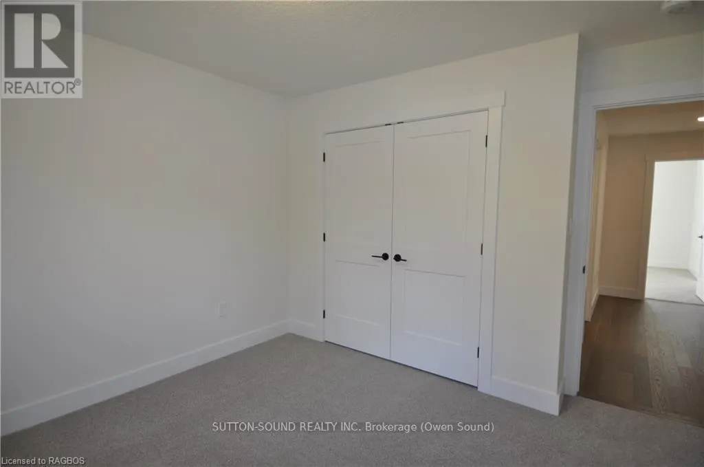 642 8TH STREET W