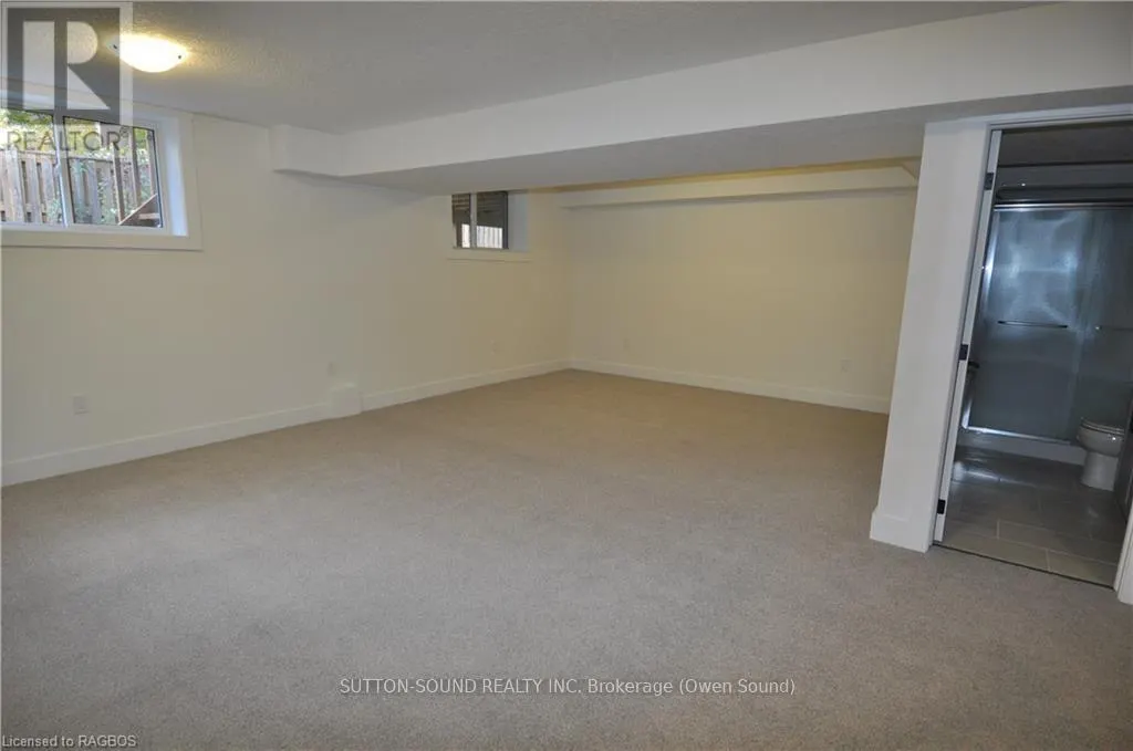 642 8TH STREET W