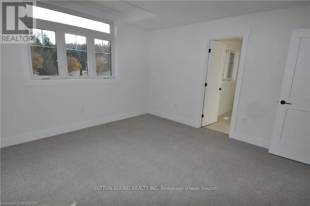 642 8TH STREET W