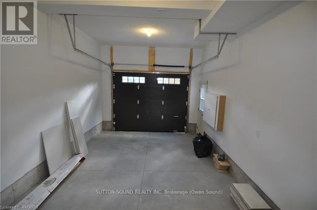 642 8TH STREET W