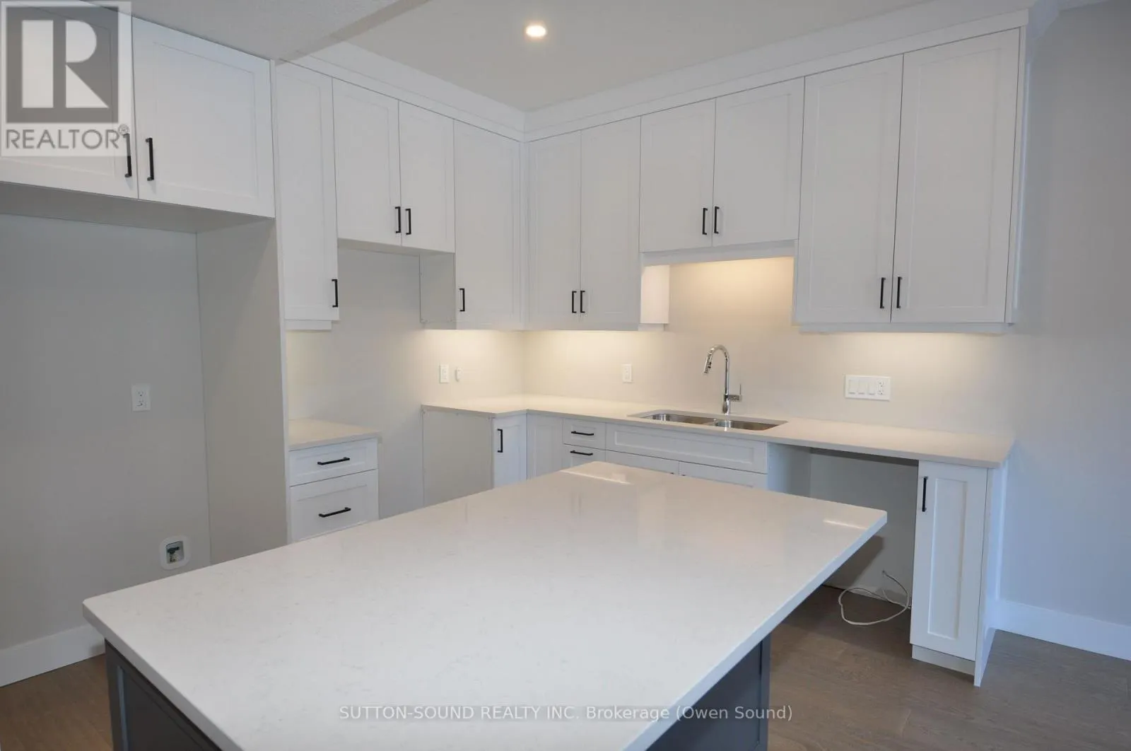 622 8TH STREET W