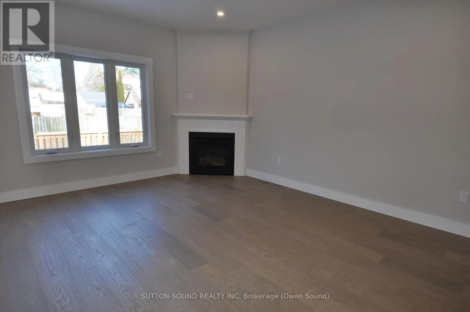 622 8TH STREET W