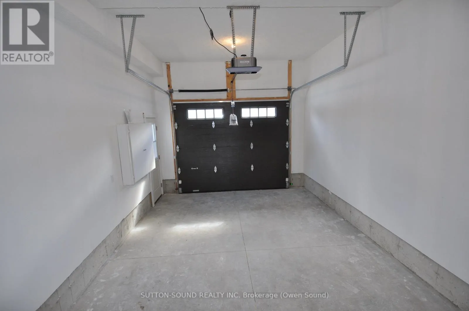 622 8TH STREET W