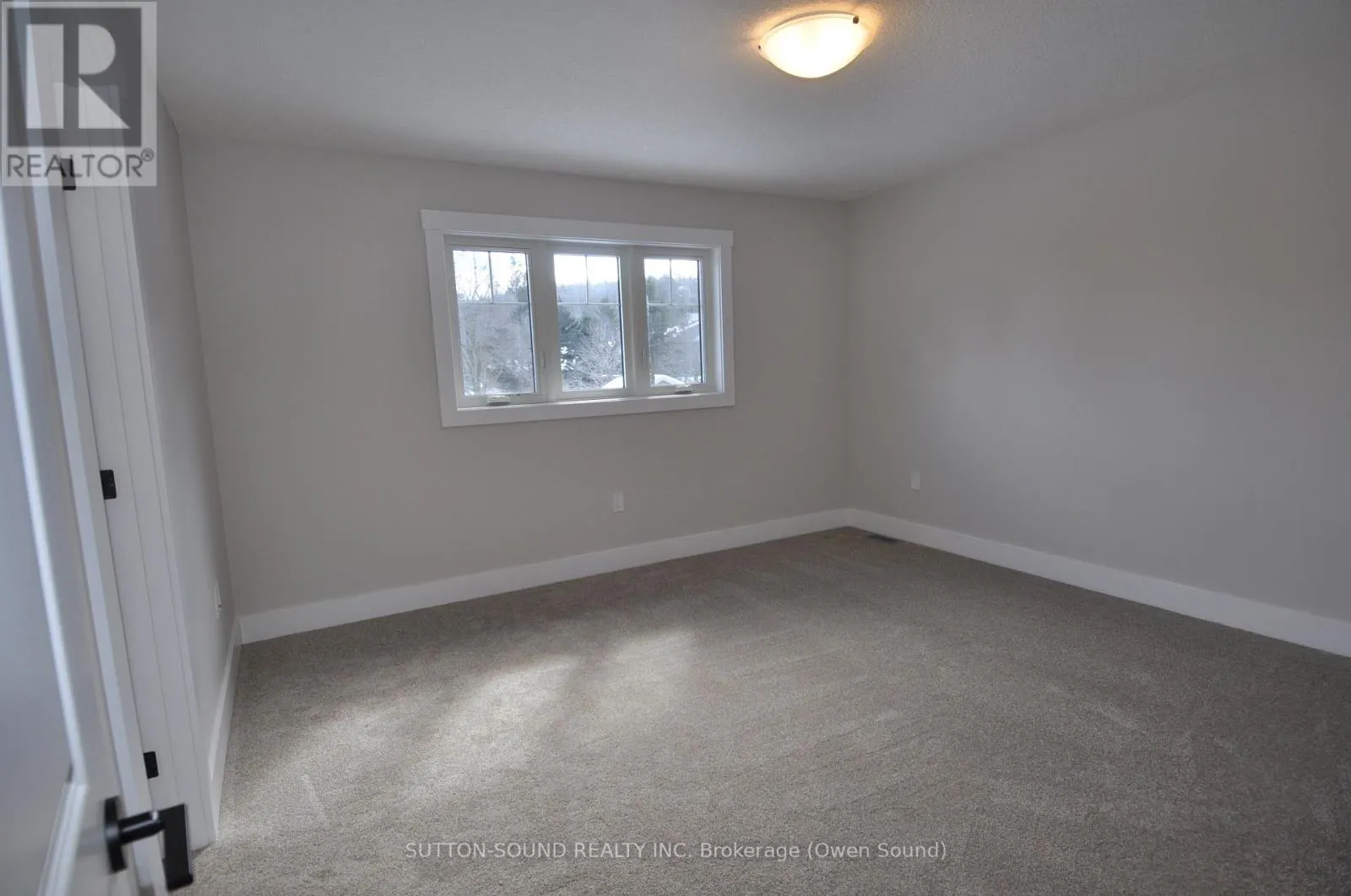 622 8TH STREET W