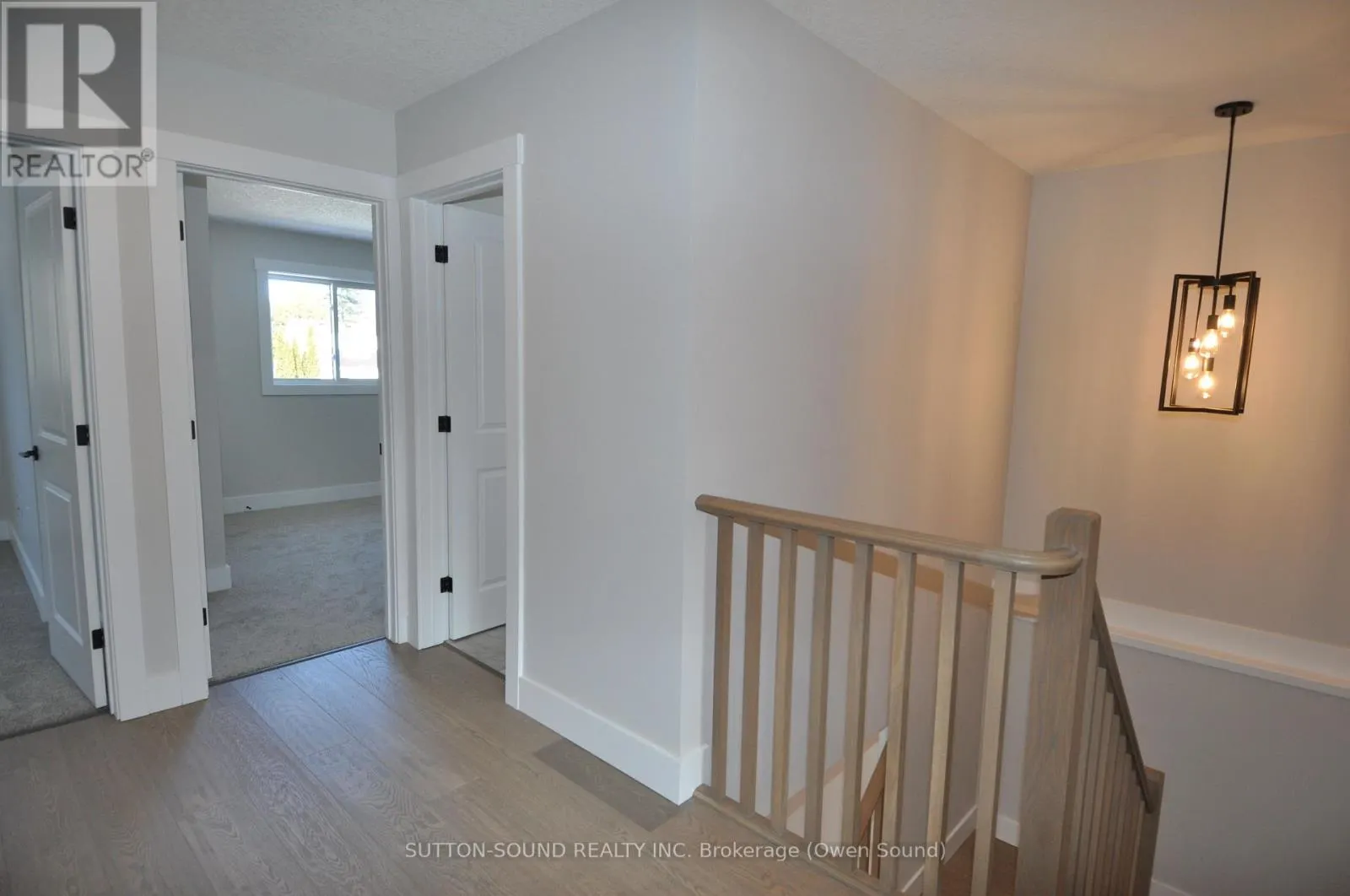 622 8TH STREET W
