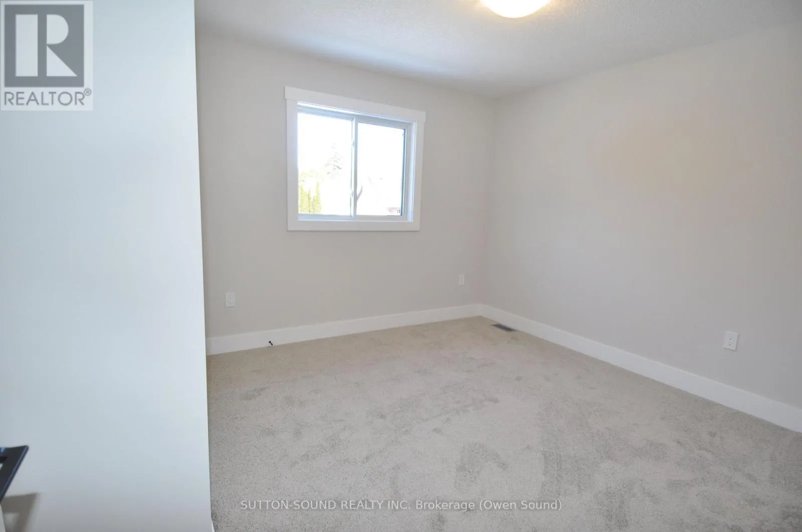 622 8TH STREET W