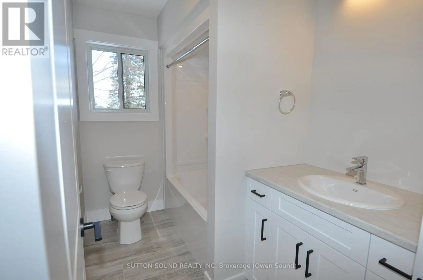 622 8TH STREET W