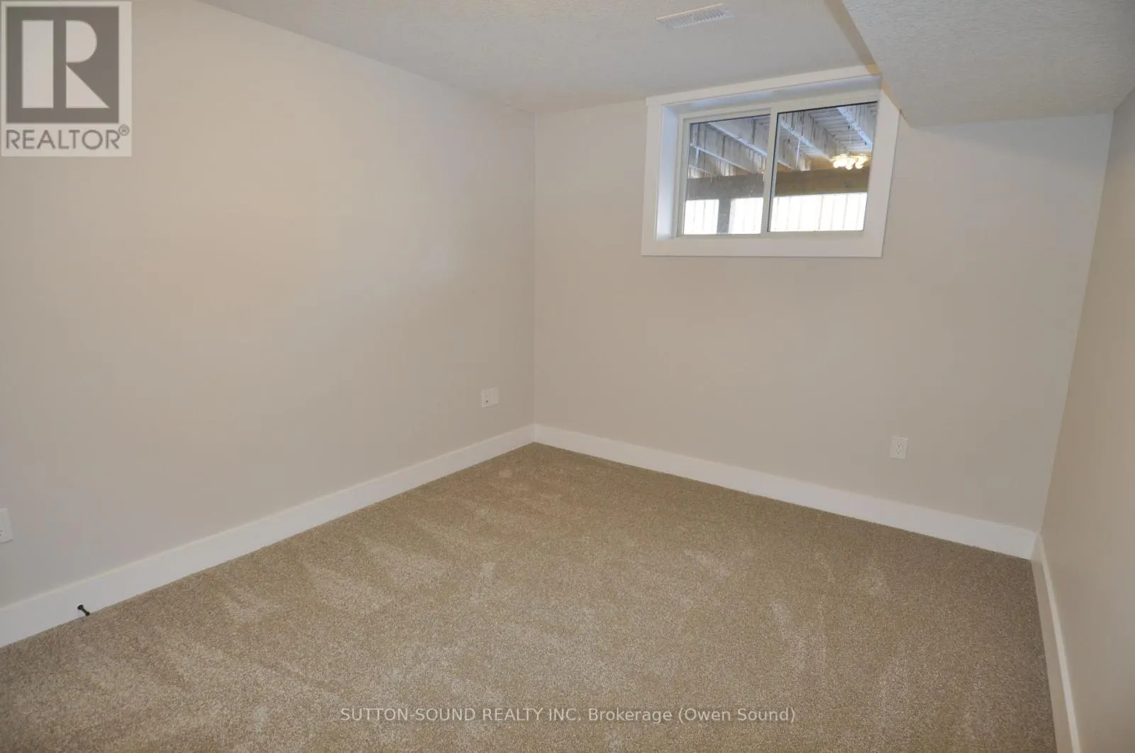 622 8TH STREET W