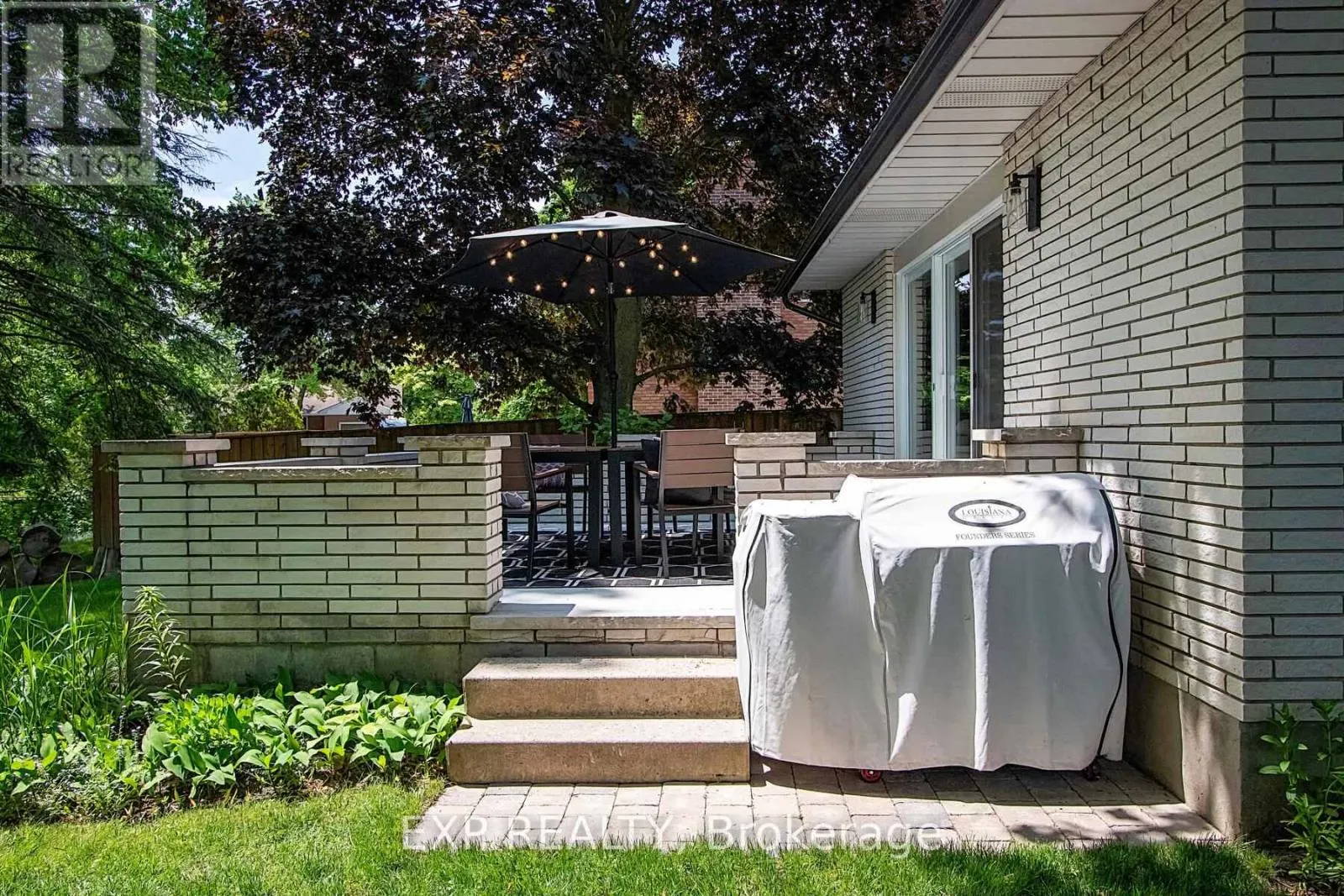 25 DEMEYERE AVENUE
