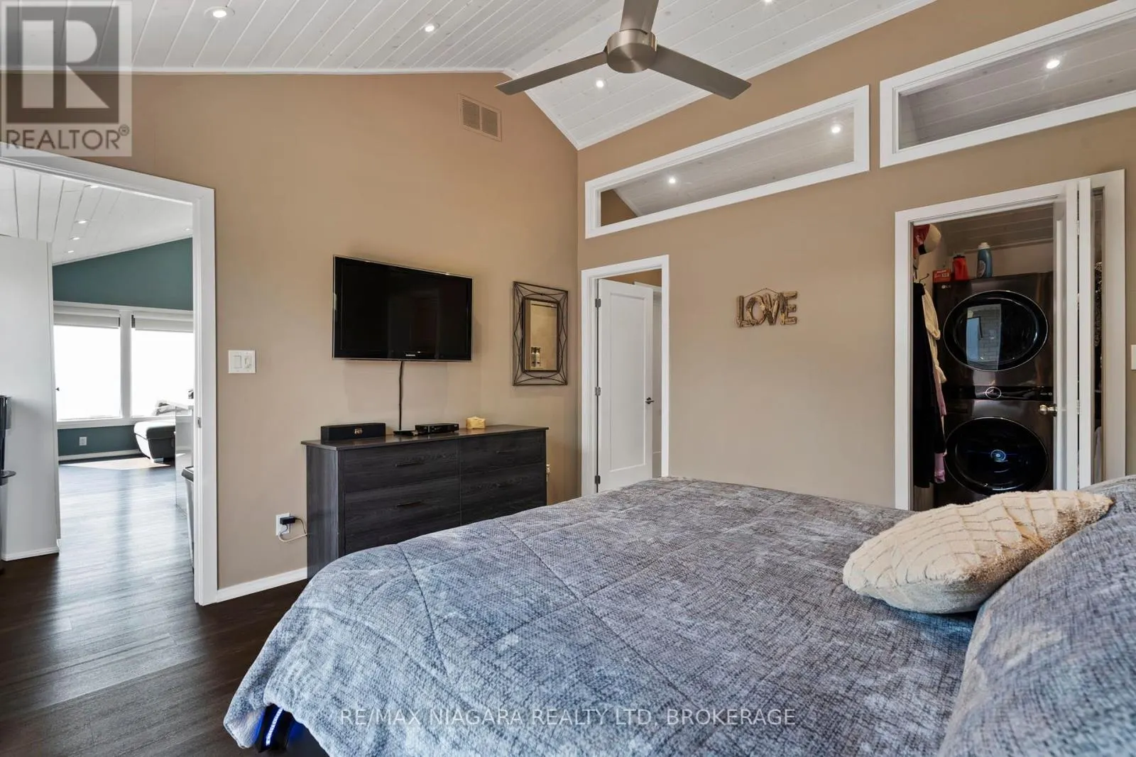 10959 LAKESHORE ROAD