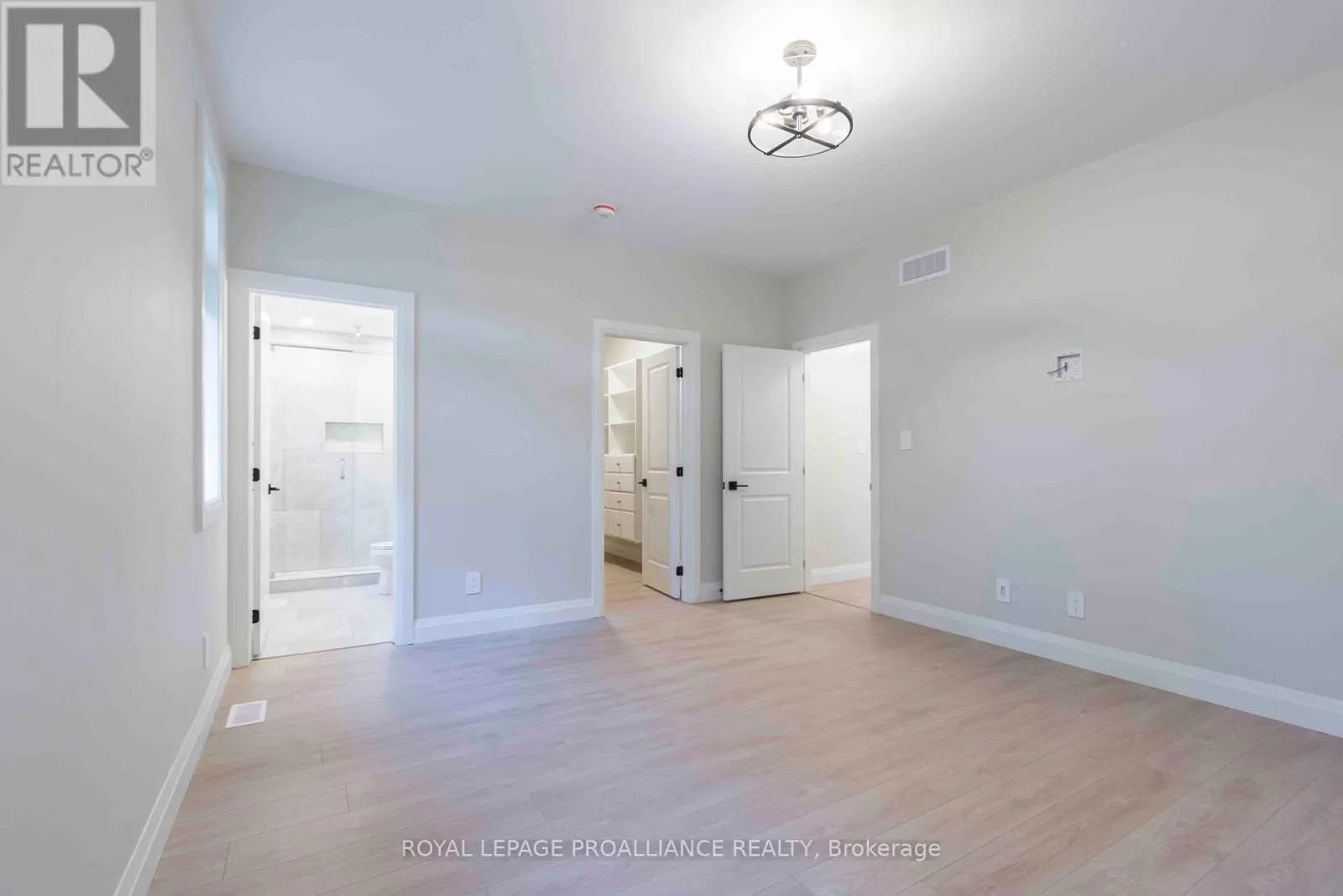 14 MACKENZIE JOHN CRESCENT