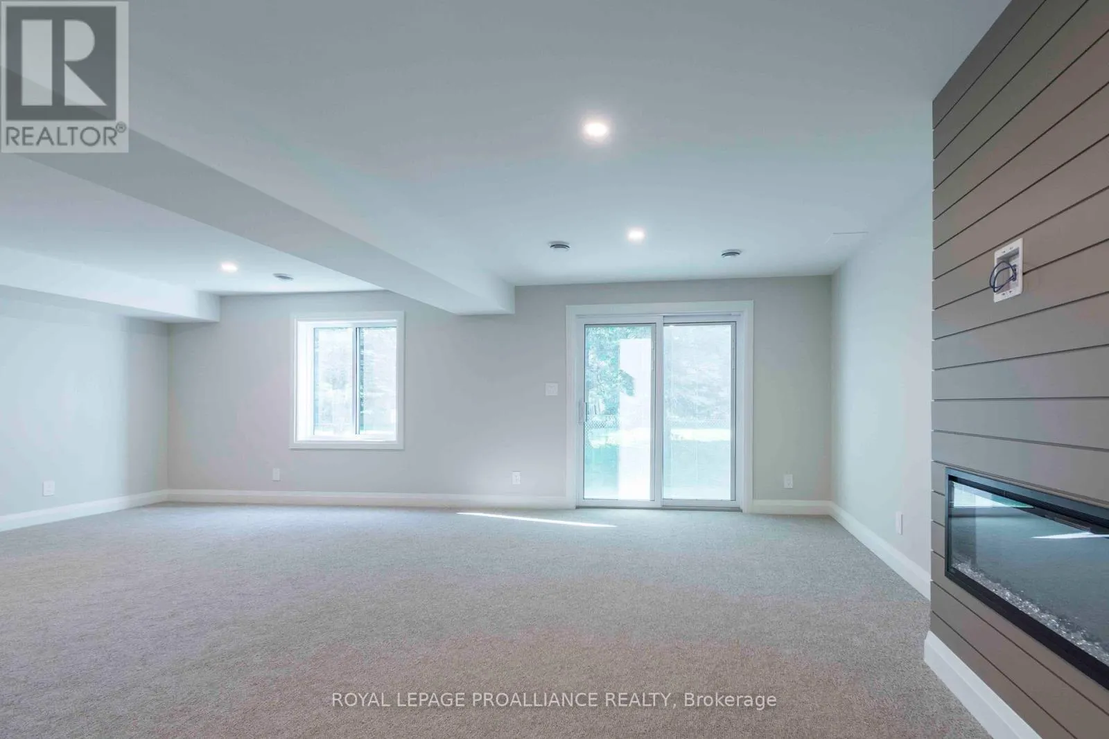 14 MACKENZIE JOHN CRESCENT