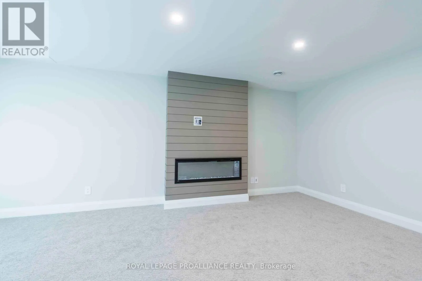 14 MACKENZIE JOHN CRESCENT