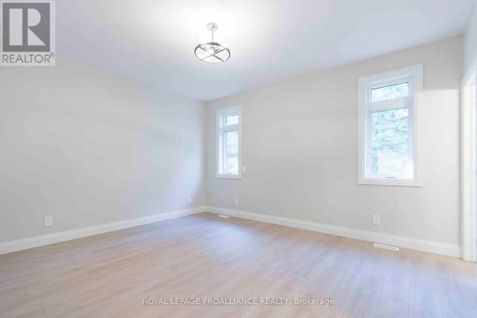 14 MACKENZIE JOHN CRESCENT
