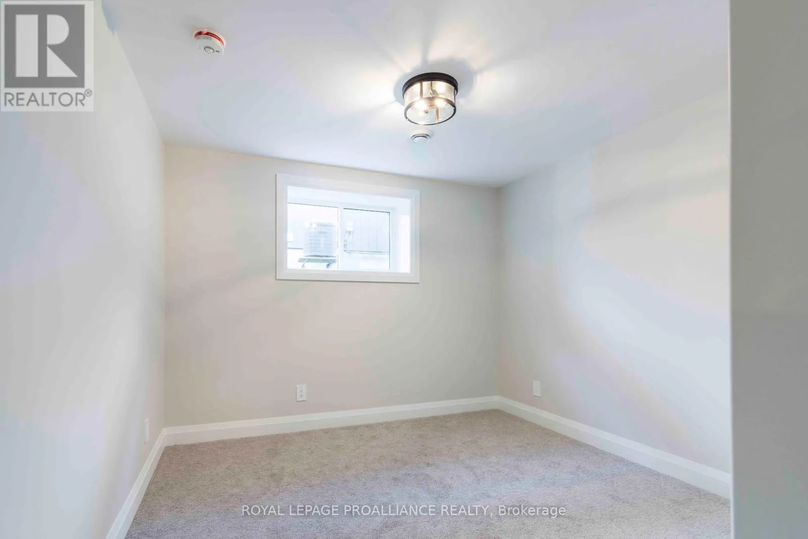 14 MACKENZIE JOHN CRESCENT