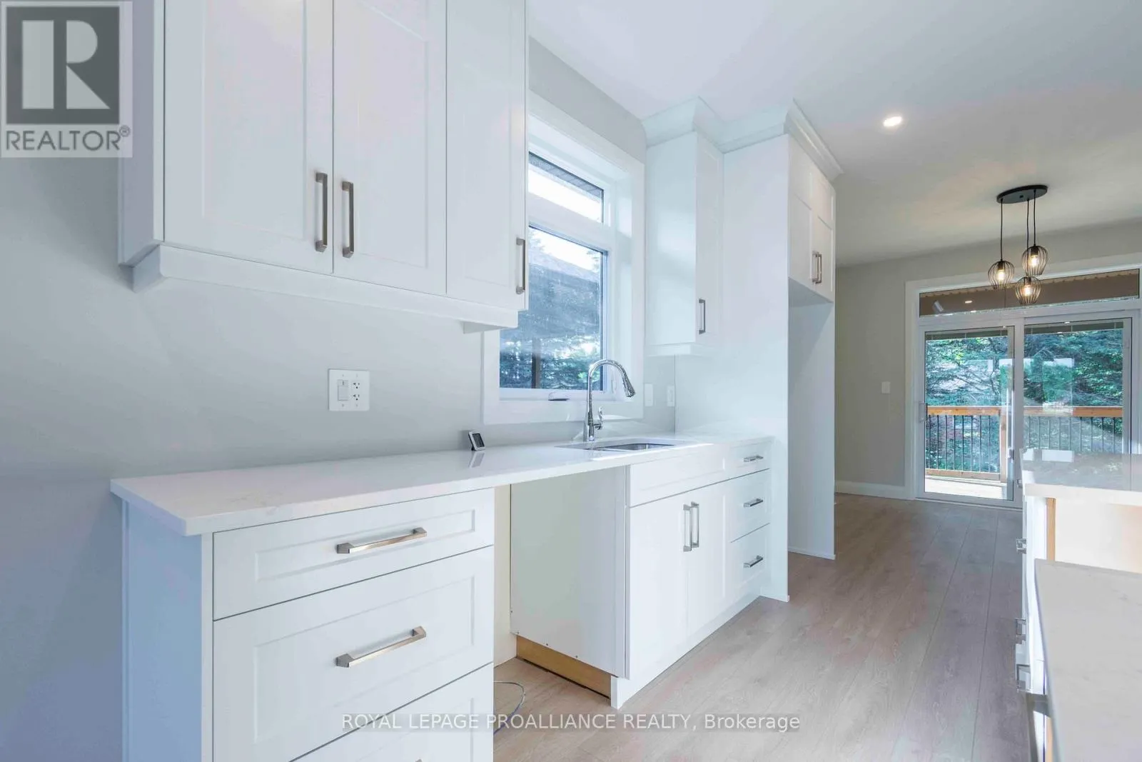 14 MACKENZIE JOHN CRESCENT