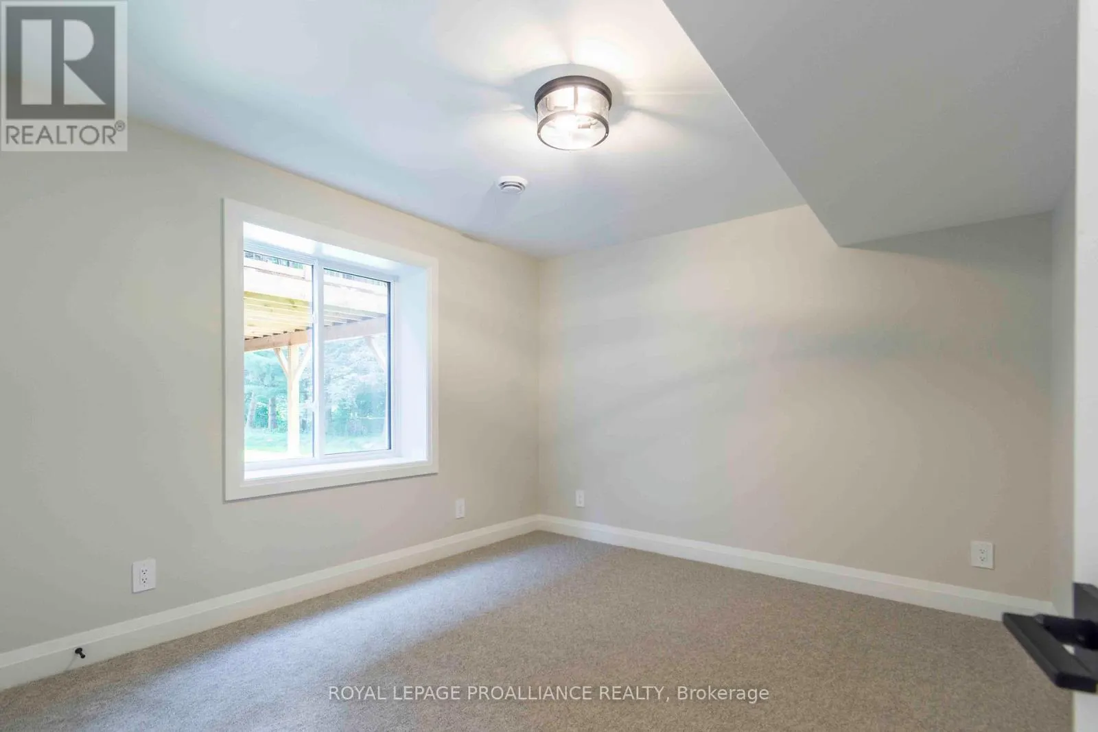 14 MACKENZIE JOHN CRESCENT