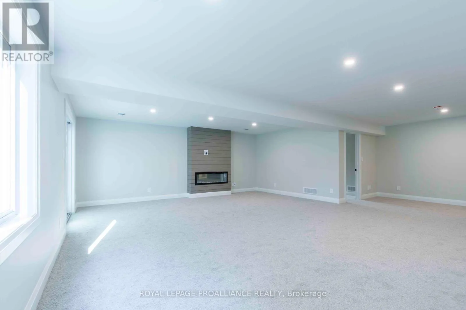 14 MACKENZIE JOHN CRESCENT