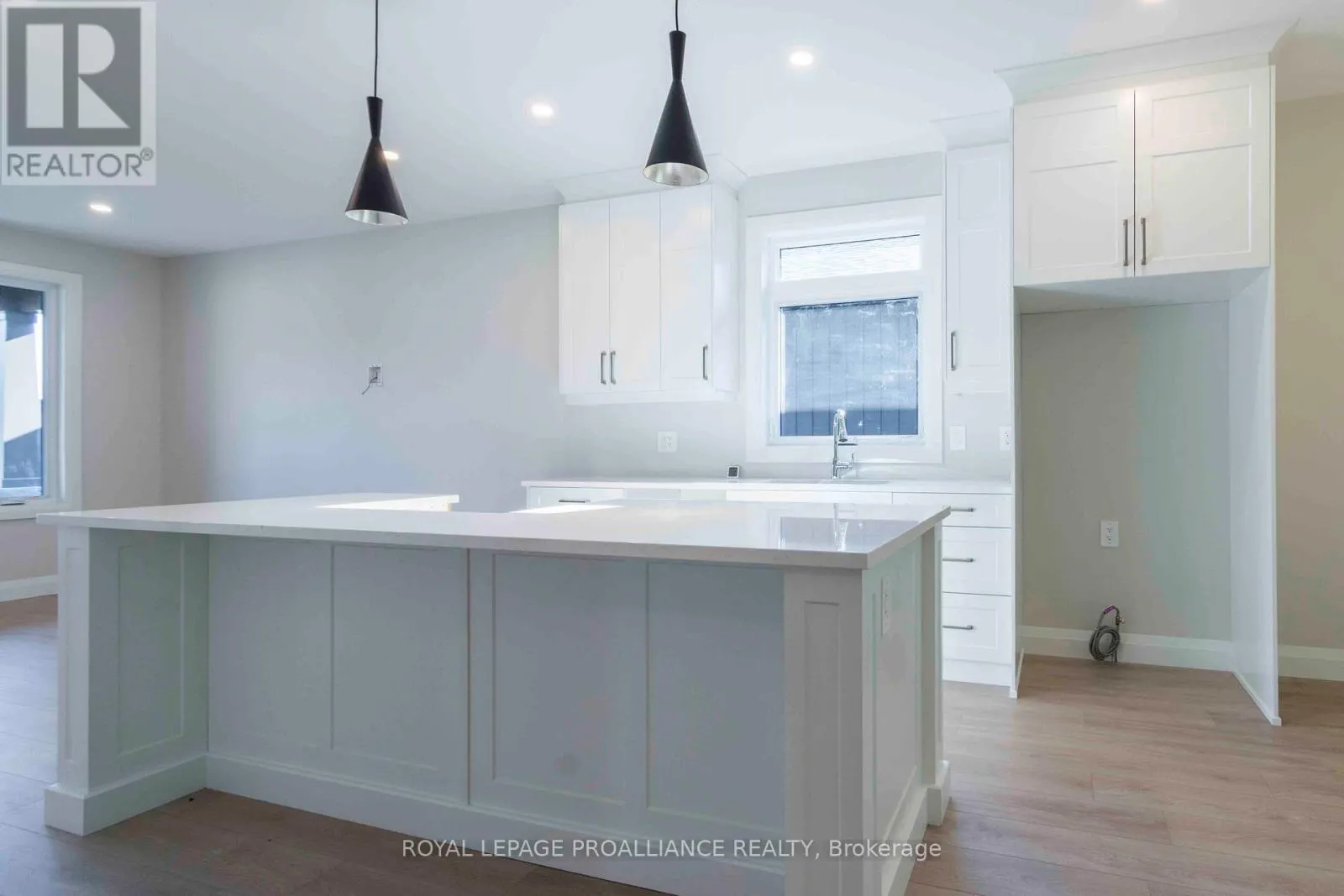 14 MACKENZIE JOHN CRESCENT