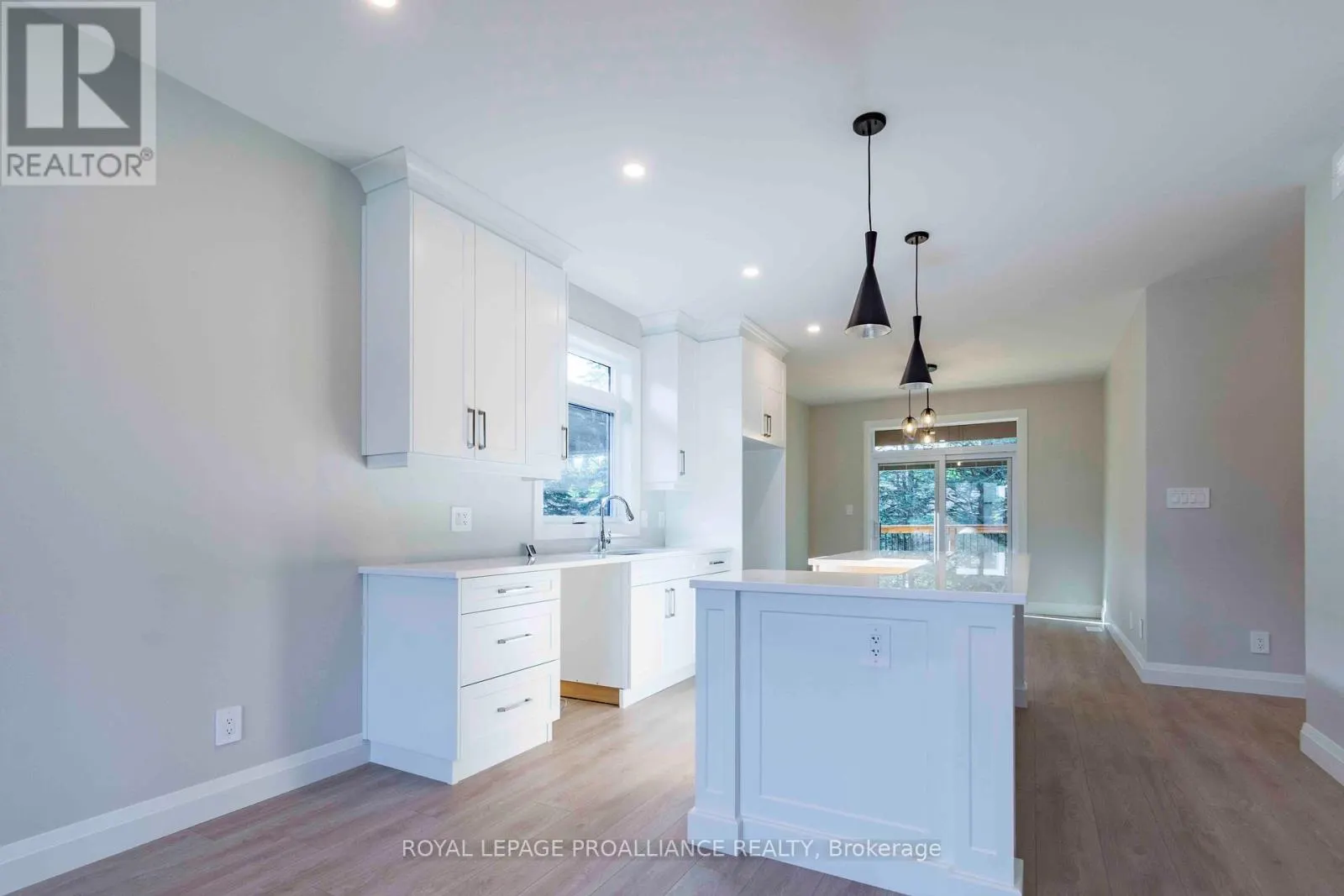 14 MACKENZIE JOHN CRESCENT