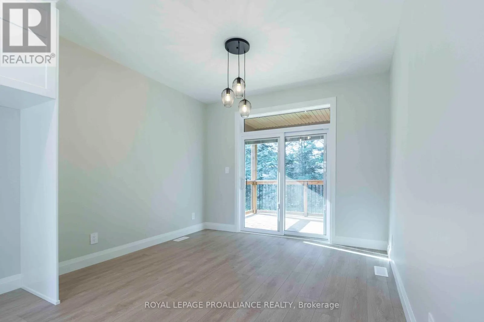 14 MACKENZIE JOHN CRESCENT