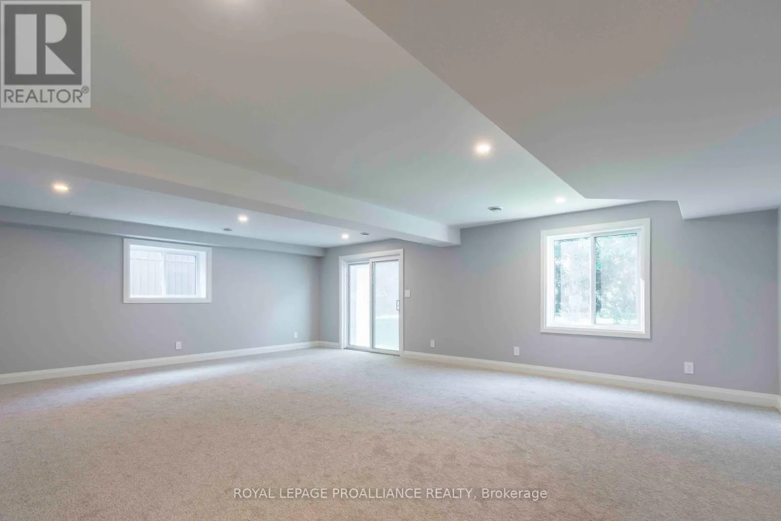 16 MACKENZIE JOHN CRESCENT