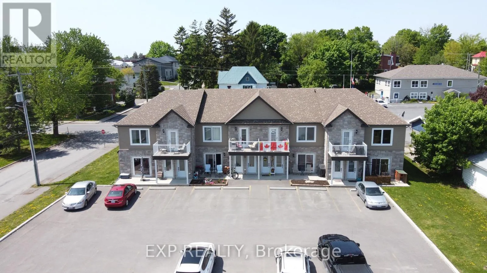 73 KENYON STREET E
