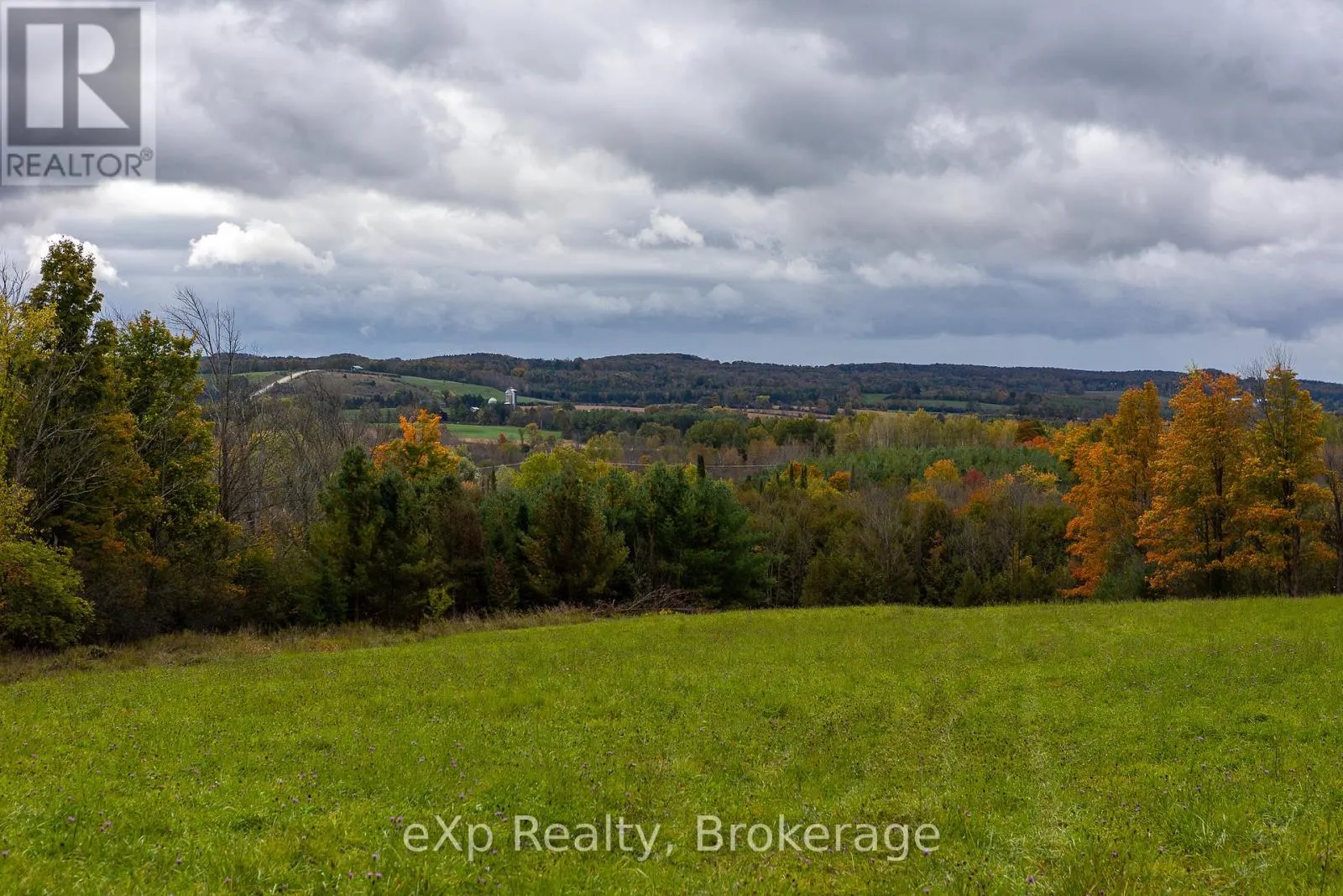 084482 6 SIDE ROAD