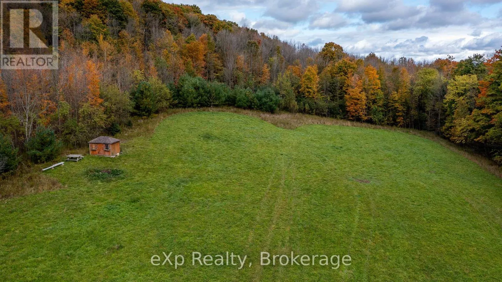 084482 6 SIDE ROAD