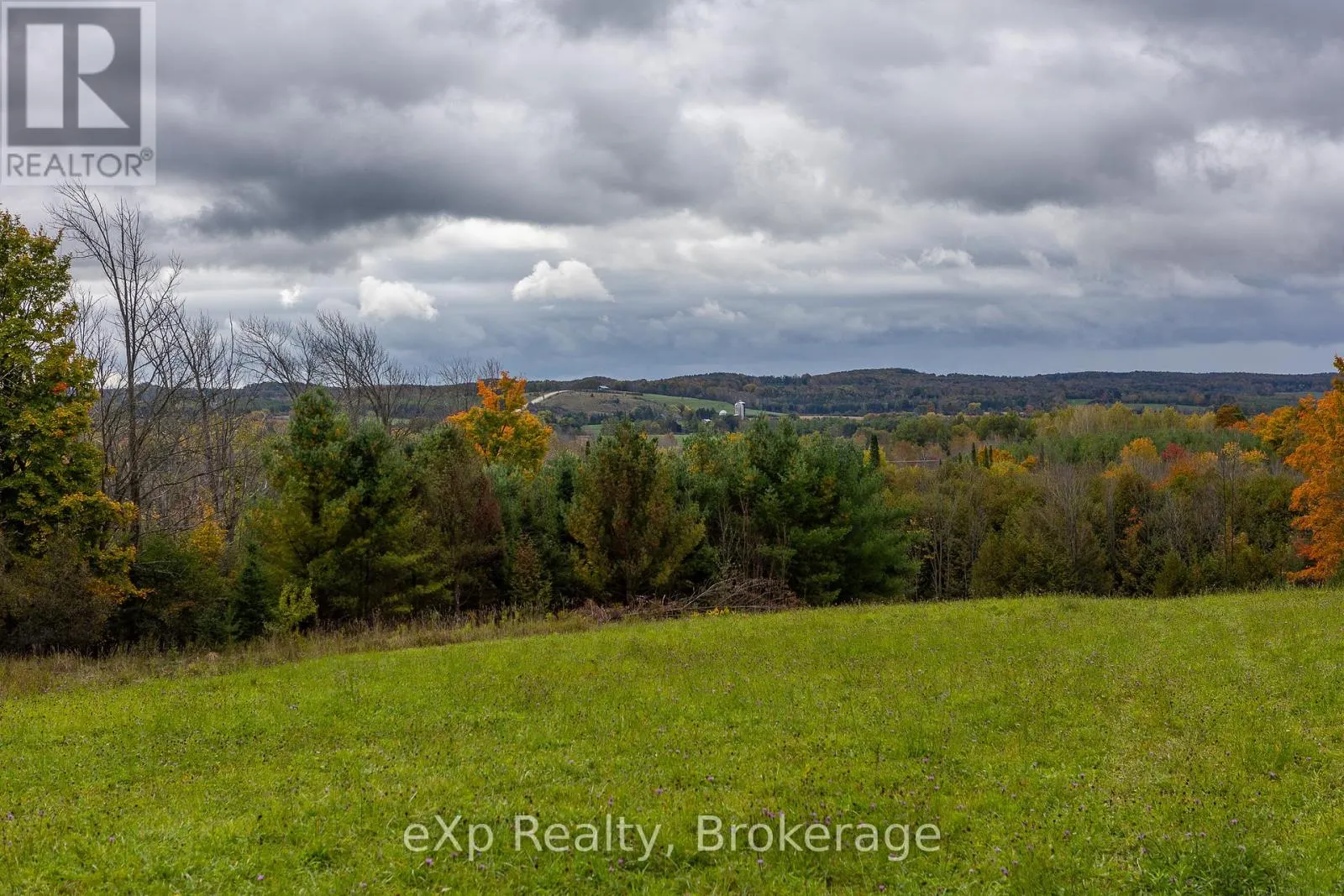 084482 6 SIDE ROAD