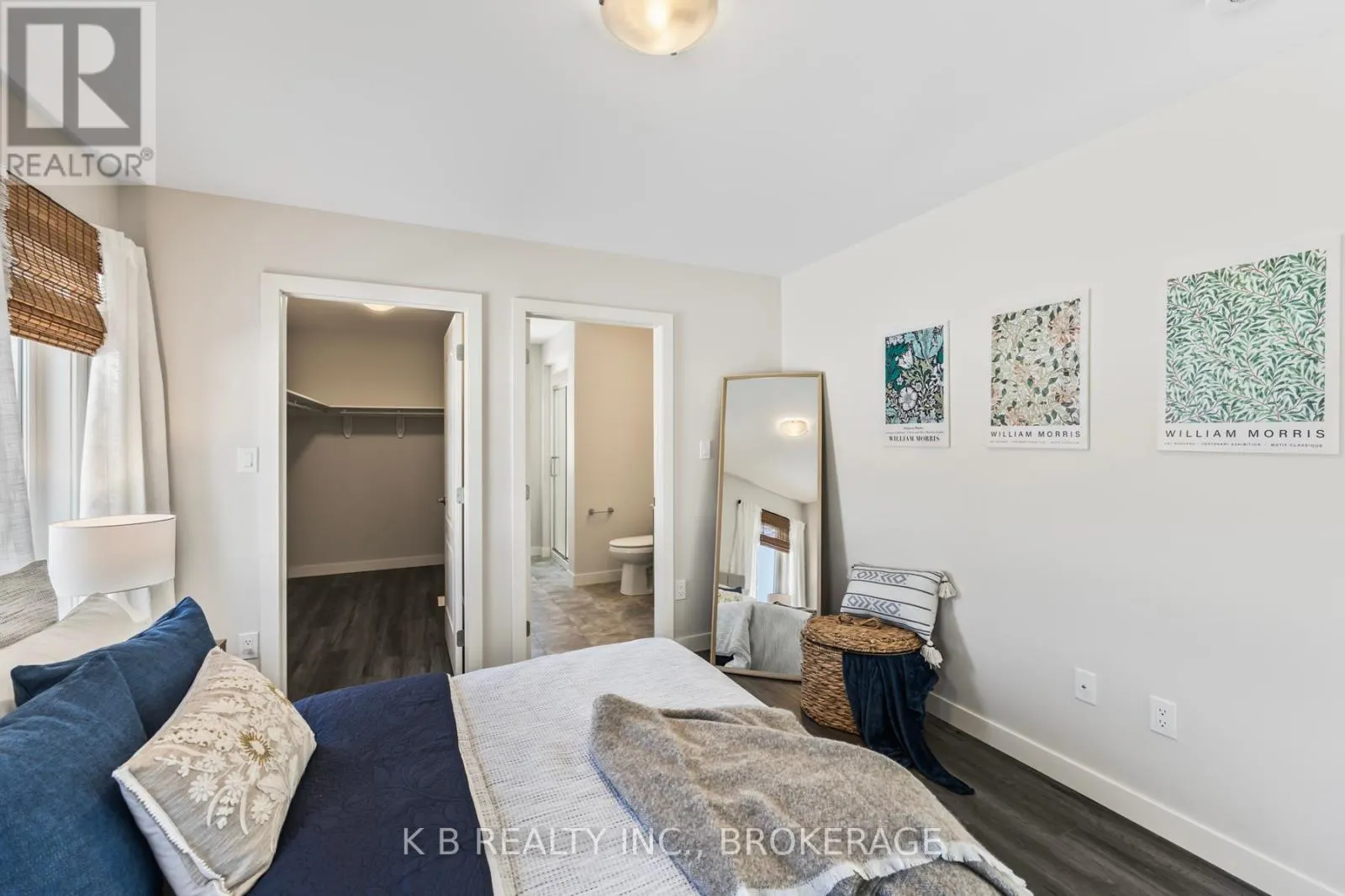 3 FOREST COURT