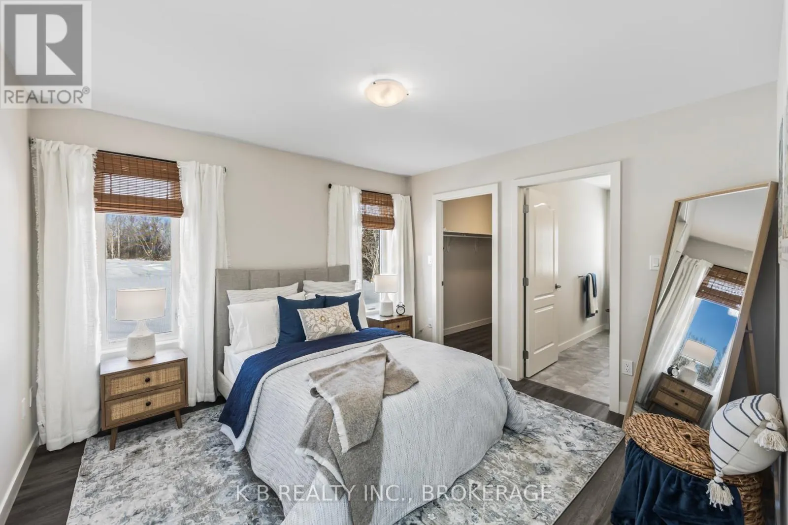 3 FOREST COURT