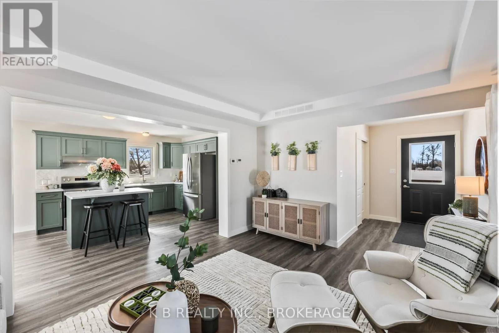 3 FOREST COURT