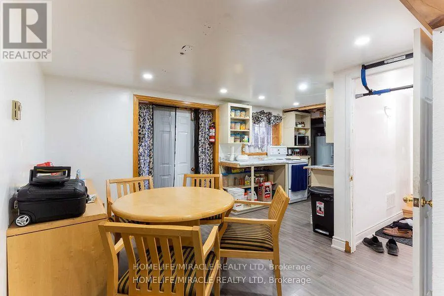 39 SANDY PLAINS ROAD N
