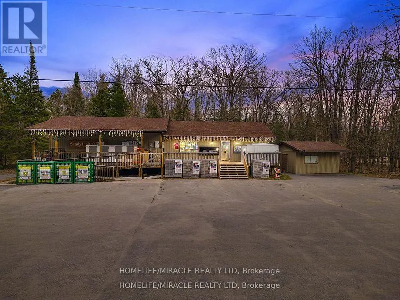 39 SANDY PLAINS ROAD N