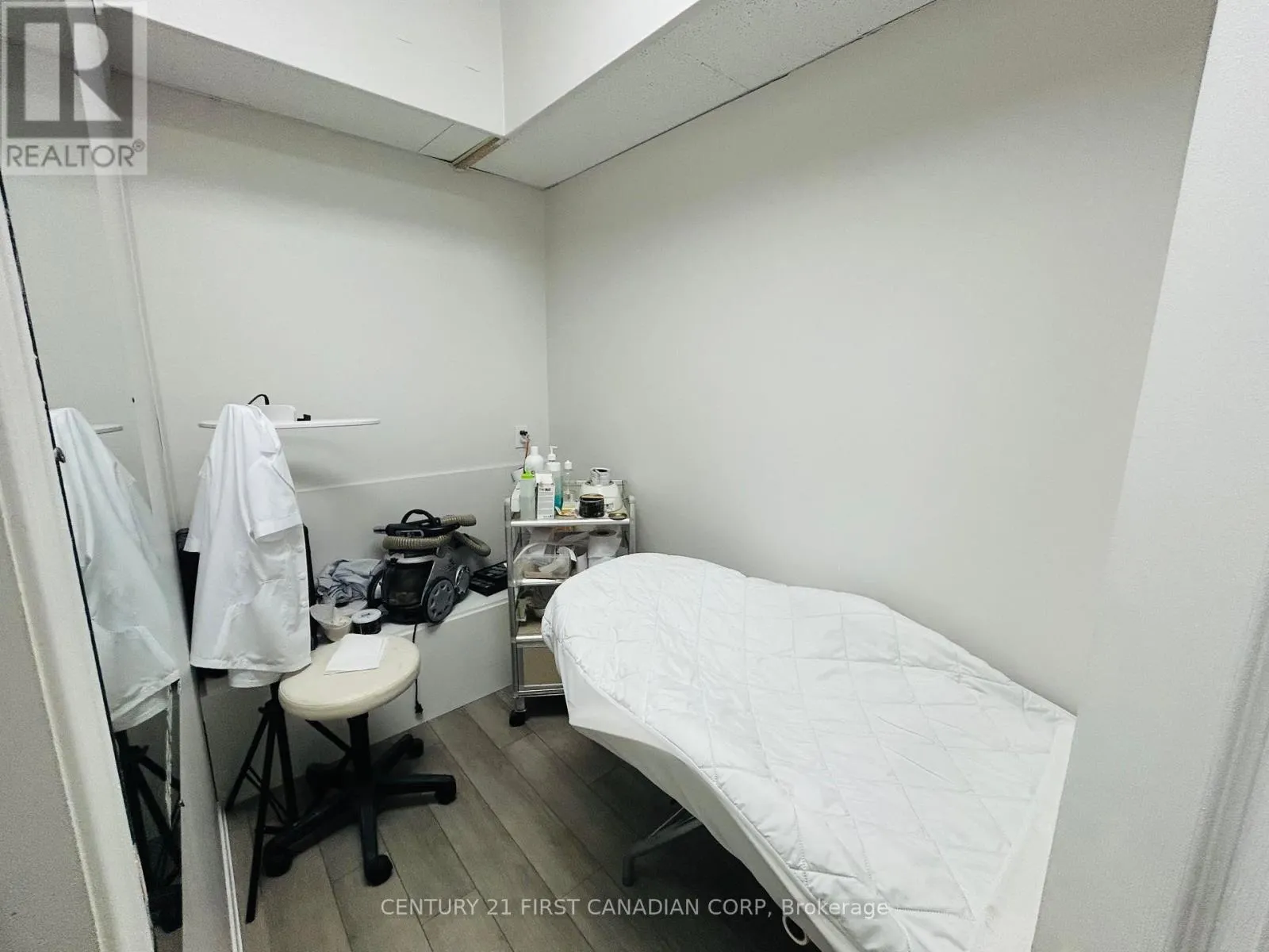 16 - 417 WELLINGTON STREET, #16
