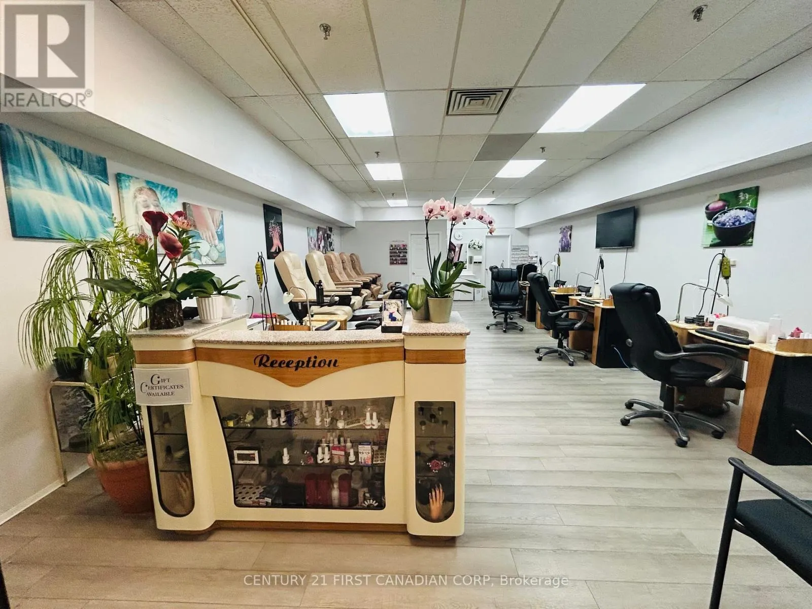 16 - 417 WELLINGTON STREET, #16