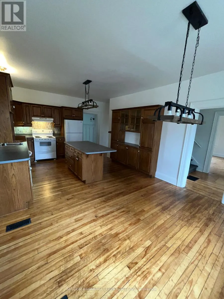 1 - 363 LINDSAY ROAD, #1