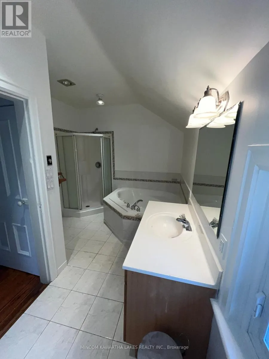 1 - 363 LINDSAY ROAD, #1